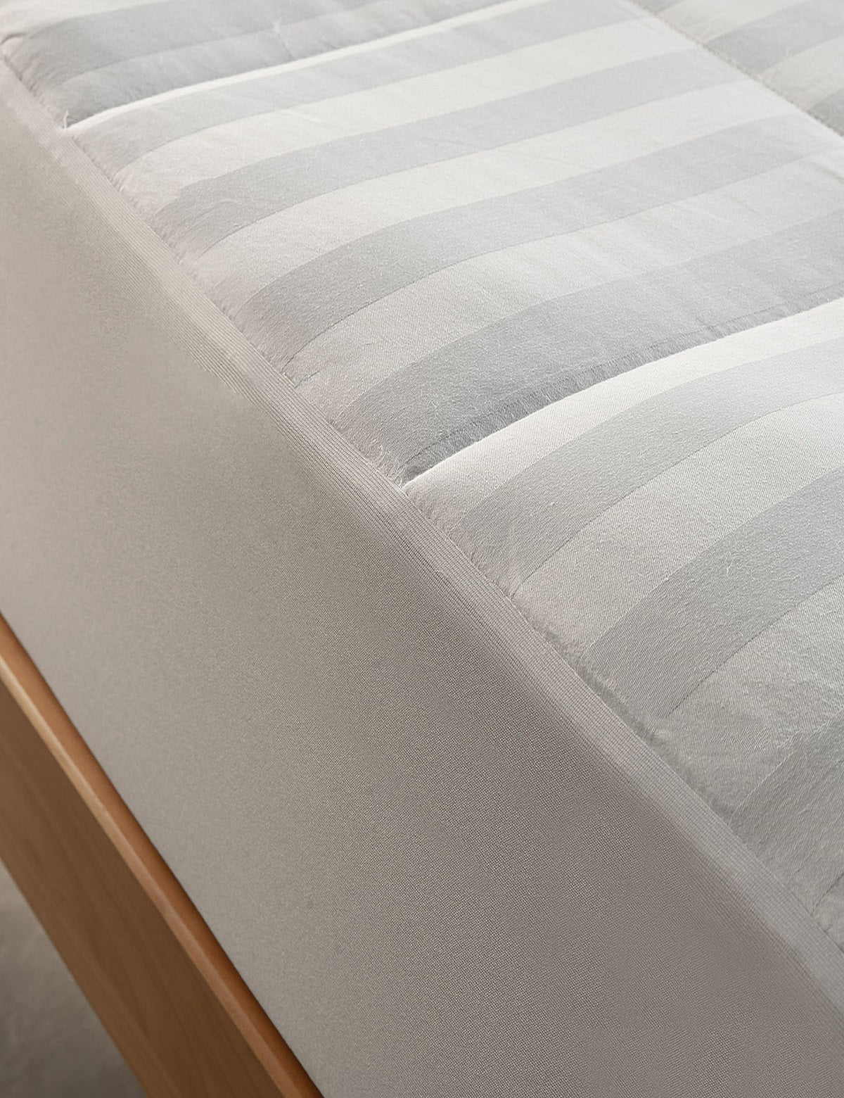 PROTECTOR DE COLCHÓN ACOLCHADO CONFORT